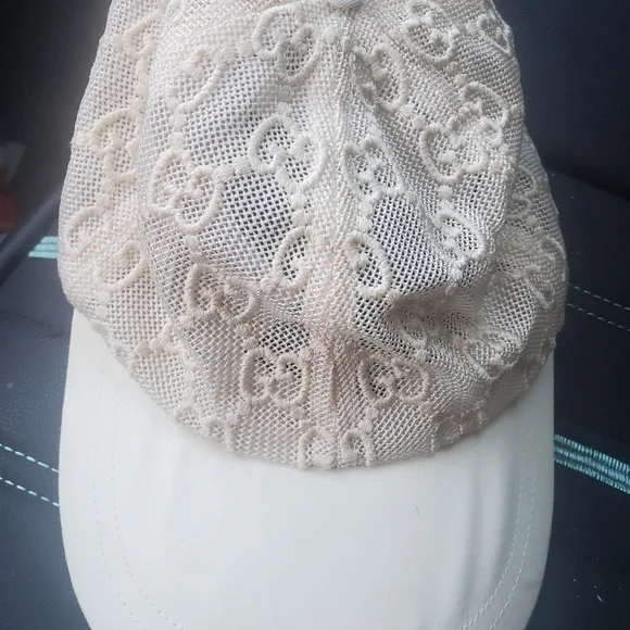 Gucci Unisex Lace Cream Cap display picture 1